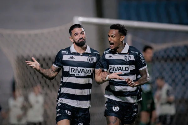 Imagem colorida da partida entre XV de Piracicaba x Ituano