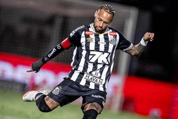 Imagem colorida de Neymar - Metrópoles
