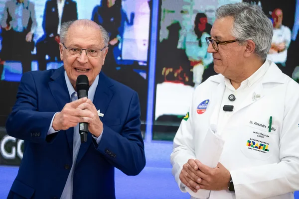 Geraldo Alckmin e o Ministro Alexandre Padilha durante o Ebserh em Ação Agora Tem Especialistas, no Hospital Universitário de Brasília HUB - Metropoles