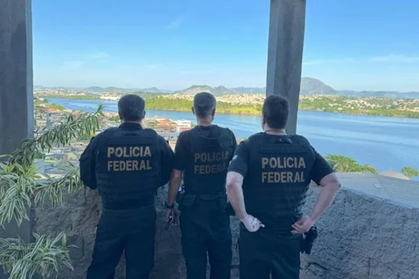 Foragida há 18 anos, “viúva negra” é presa em litoral paradisíaco