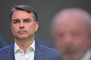 Flávio Bolsonaro e Lula Flávio Bolsonaro e Lula