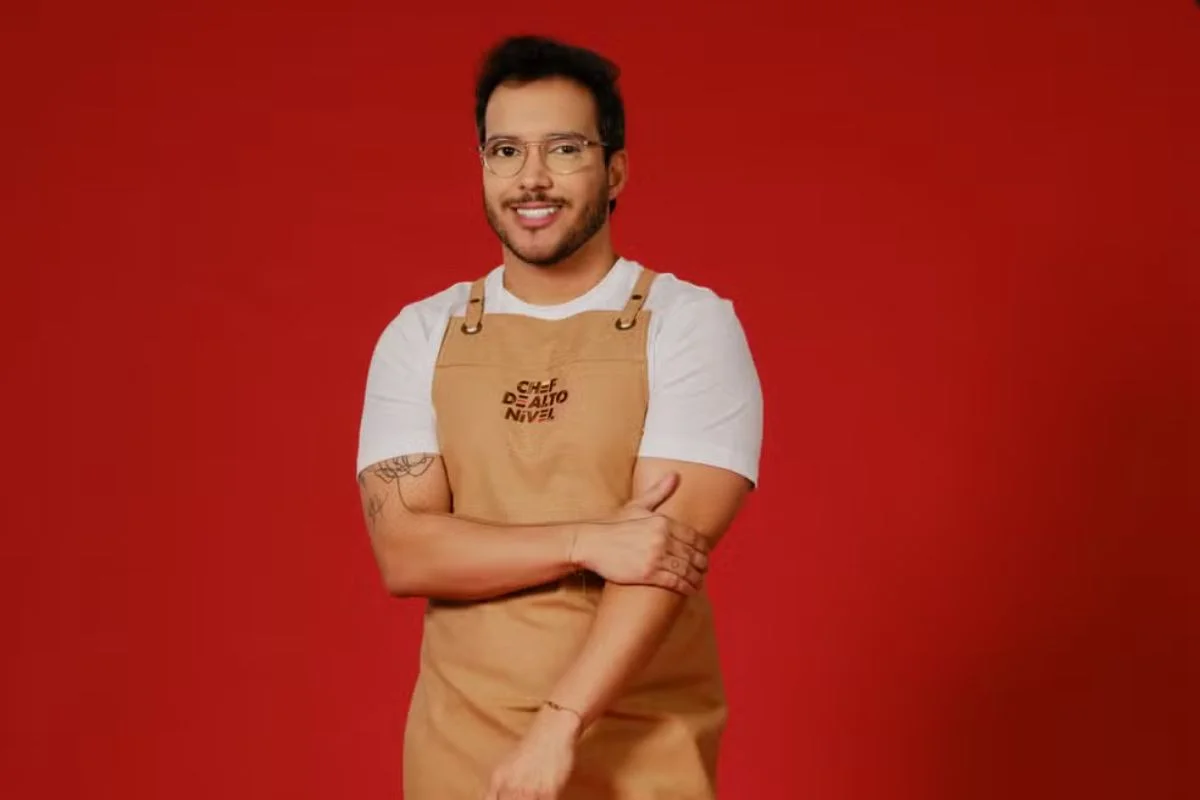 Bruno dos Santos, 31 anos, amador, é natural de Cruzeta (RN), doutor em Tecnologia de Alimentos e apaixonado pelas culinárias italiana, francesa e contemporânea Bruno dos Santos, 31 anos, amador, é natural de Cruzeta (RN), doutor em Tecnologia de Alimentos e apaixonado pelas culinárias italiana, francesa e contemporânea