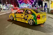 Torcedores usam a criatividade para enfeitar os carros para a Copa Torcedores usam a criatividade para enfeitar os carros para a Copa