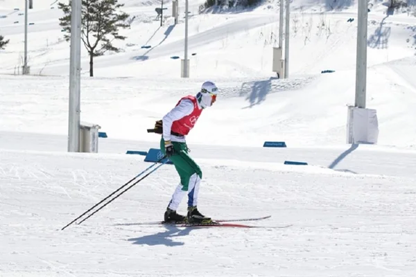 Ex-flanelinha compete no esqui cross-country na Olimpíada de Inverno