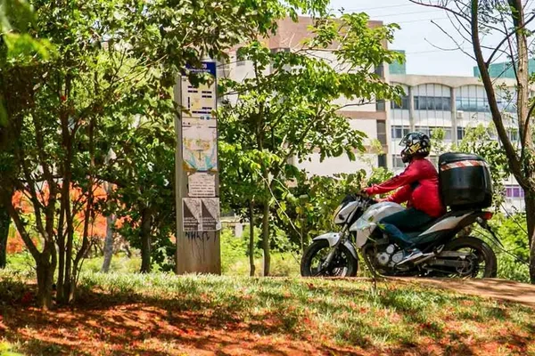 CLDF: projeto obriga aplicativos a informar identidade de entregadores