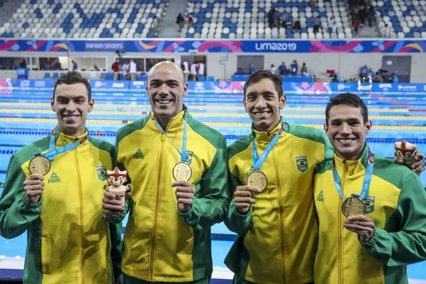 Pan: Brasil leva ouro com Fratus, Etiene e revezamento 4×200