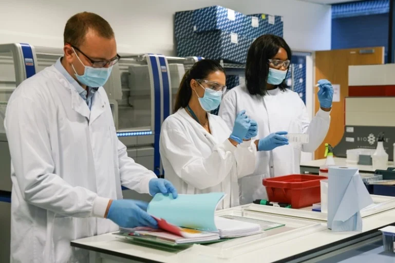 O local foi transformado em um laboratório de alta biossegurança O local foi transformado em um laboratório de alta biossegurança