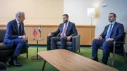 Premiê da Noguera, Jonas Gahr Store, em reunião com líder sírio