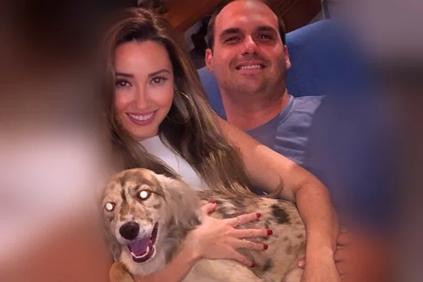 Vira-lata Beretta será dama de honra no casamento de Eduardo Bolsonaro