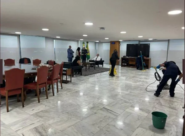 PF faz “varredura” e Planalto começa reforma no gabinete de Lula