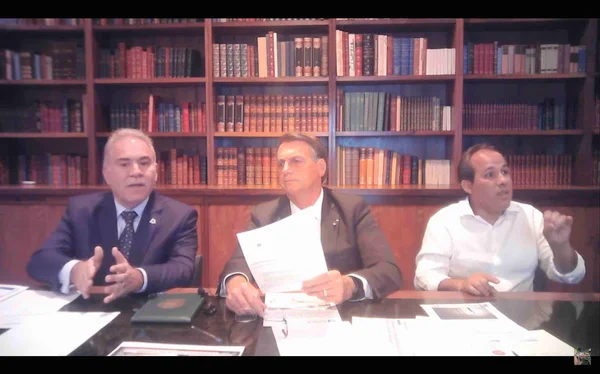 Bolsonaro diz que vetará quarentena eleitoral para juízes e policiais