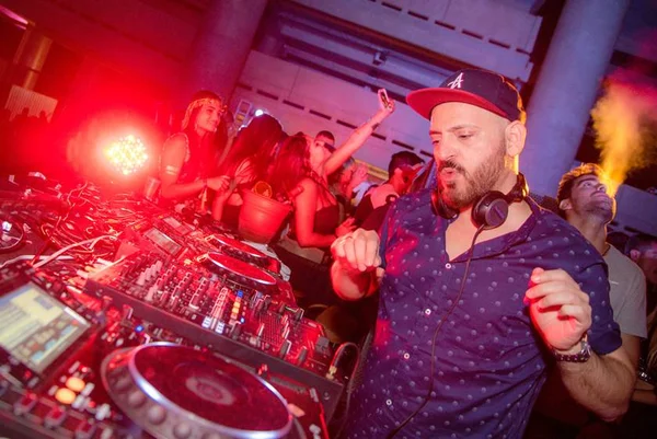 Festival Low Club traz DJS alemães para balada inspirada no Egito