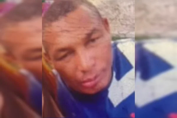 Foto colorida de Silvoneide Carvalho de Torres