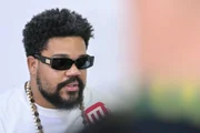 Amaro Freitas concede entrevista ao Metrópoles no camarim, antes da apresentação no primeiro dia do Festival Estilo Brasil, realizado no Ulysses Centro de Convenções, em Brasília.
Amaro Freitas concede entrevista ao Metrópoles no camarim, antes da apresentação no primeiro dia do Festival Estilo Brasil, realizado no Ulysses Centro de Convenções, em Brasília.
