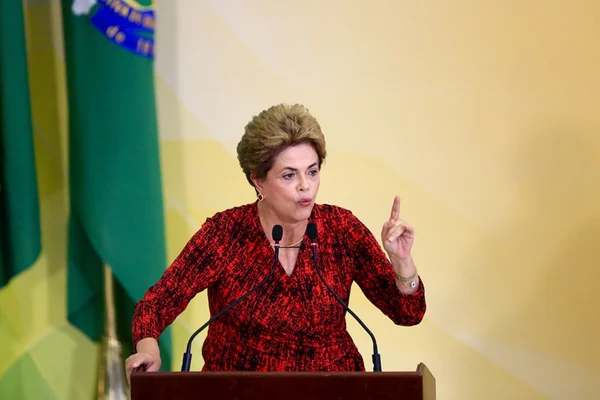 “Aguardemos a Justiça”, diz Dilma sobre julgamento no TSE