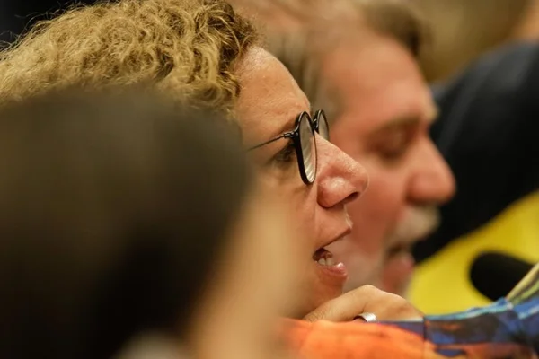 Oposição quer tentar suspender sessão que aprovou Previdência na CCJ