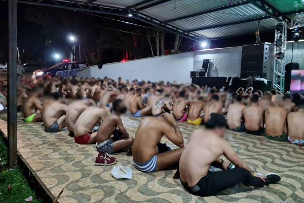 polícia descobre e encerra festa clandestina em chácara de inhumas, goiás