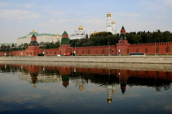 Após suspeitas, Rússia nega ter dossiê comprometedor contra Trump
