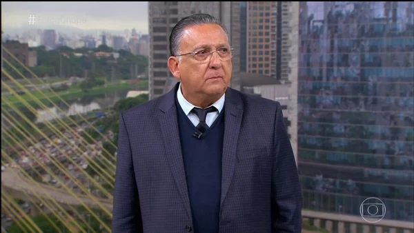 Galvão Bueno se emociona ao falar do acidente de avião da Chapecoense