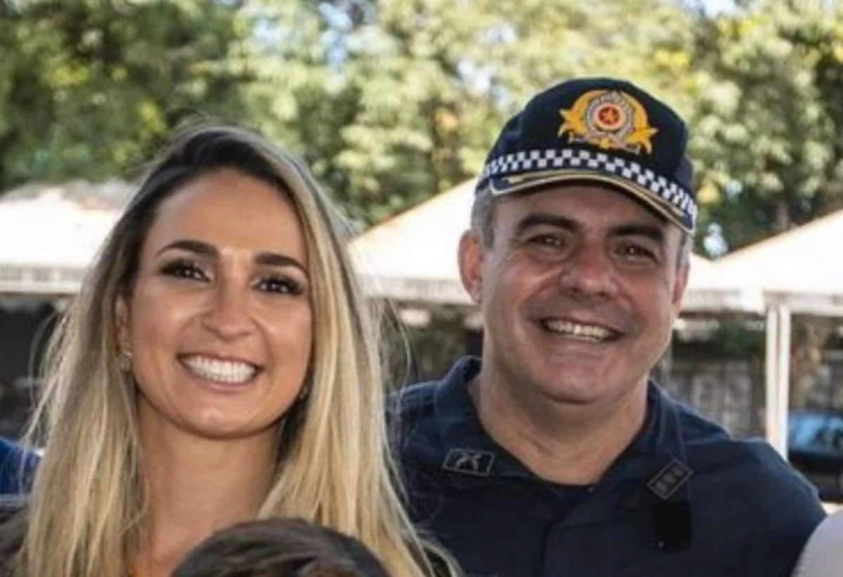 Mariana Adôrno Naime e o marido Jorge Eduardo Naime: militar é acusado de omissão no 8/1 Mariana Adôrno Naime e o marido Jorge Eduardo Naime: militar é acusado de omissão no 8/1