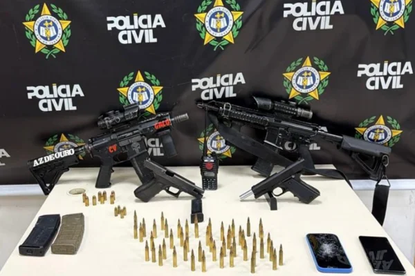 Bonde armado do CV é cercado e bandido morre ao atacar a polícia no RJ