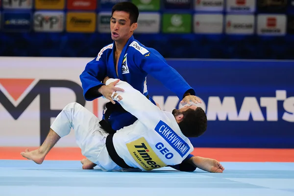 Judocas do Brasil perdem e ficam fora das primeiras finais no Mundial