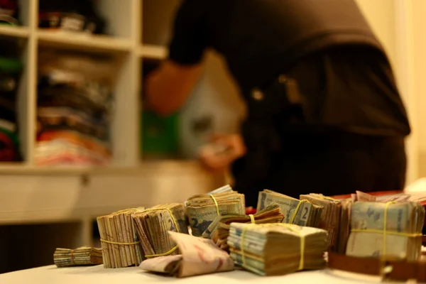 PF investiga grupo armado suspeito de furtar dendê e movimentar R$ 1 bilhão - destaque galeria PF investiga grupo armado suspeito de furtar dendê e movimentar R$ 1 bilhão - destaque galeria