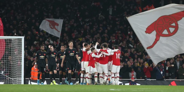 Premier League: Inglaterra permite volta de até 4 mil torcedores a estádios