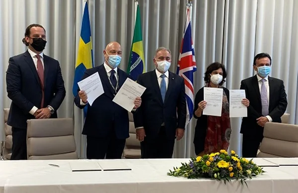 Assinatura de termo de compromisso para aquisição de IFA