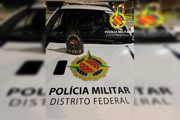 PM recupera carro furtado e detém dupla com celular na Asa Norte