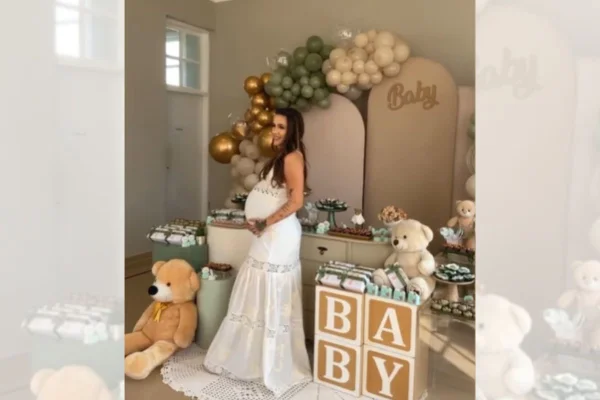 Grávida de Jô, modelo faz chá de bebê sem a presença do jogador