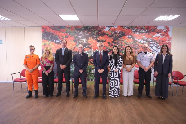 Viva Flor: rede de proteção a mulheres do DF renova cooperação técnica