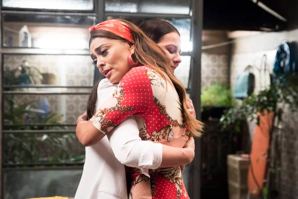 A Dona do Pedaço: Vivi descobre que é sobrinha de Maria da Paz