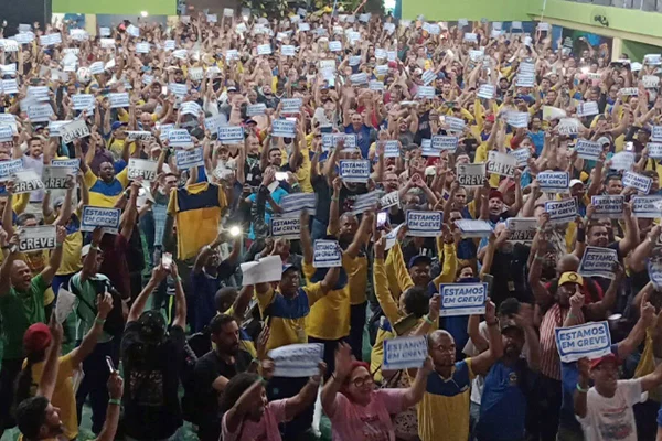 Em nova assembleia, trabalhadores dos Correios decidem deflagrar greve - Metrópoles