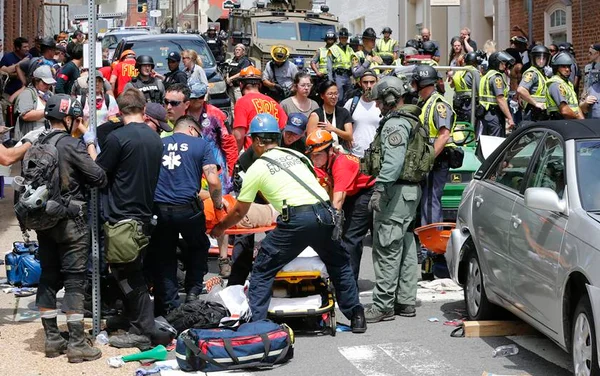 Crimes causados por supremacistas brancos aumentam nos EUA
