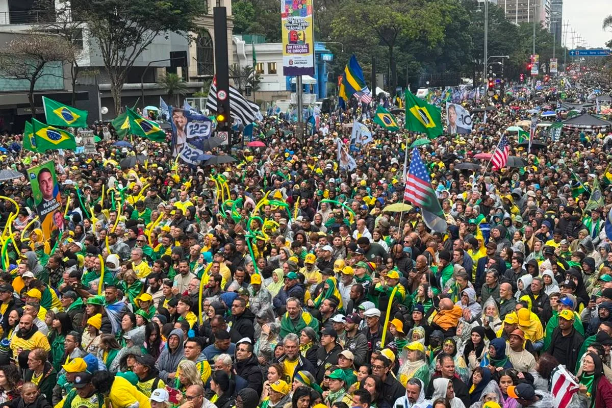 “Quem vota em Lula, vota em Alexandre de Moraes”, diz Flávio em ato em SP - imagem 14 “Quem vota em Lula, vota em Alexandre de Moraes”, diz Flávio em ato em SP - imagem 14