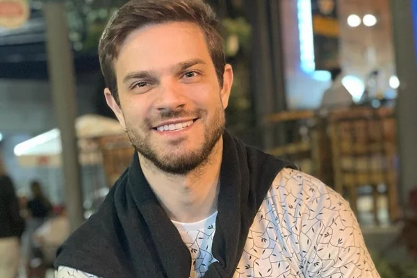 Conheça Felipe Becari, apontado como novo affair de Carla Diaz