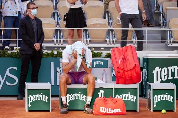 Tsitsipas revela que avó morreu 5 minutos antes da final com Djokovic