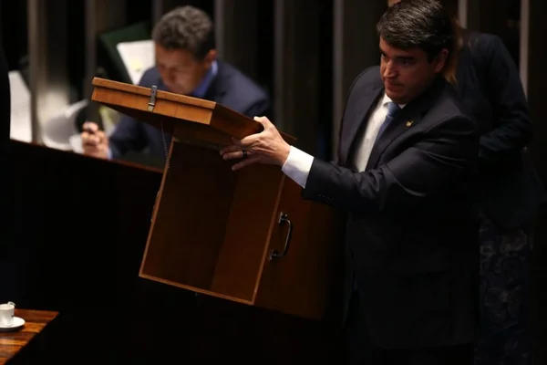 Senado arquiva caso sobre “voto extra” em eleição de Alcolumbre