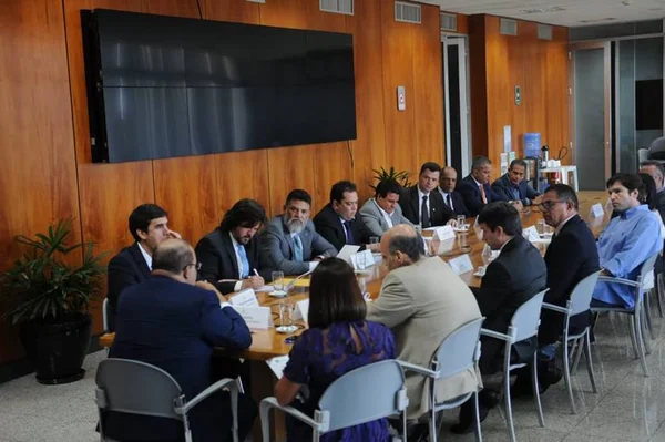 Ibaneis movimenta CLDF para fortalecer base e tentar aprovar projetos
