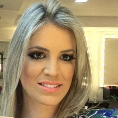 Esposa de André Valadão quer proibir barriga de fora em culto - destaque galeria Esposa de André Valadão quer proibir barriga de fora em culto - destaque galeria