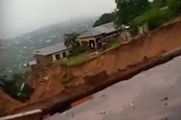 Fortes chuvas registradas no Congo destroem via - Metrópoles