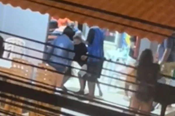 Bar no Polo de Modas do Guará II foi palco de briga generalizada na noite de domingo. Até uma criança participou das cenas de violência