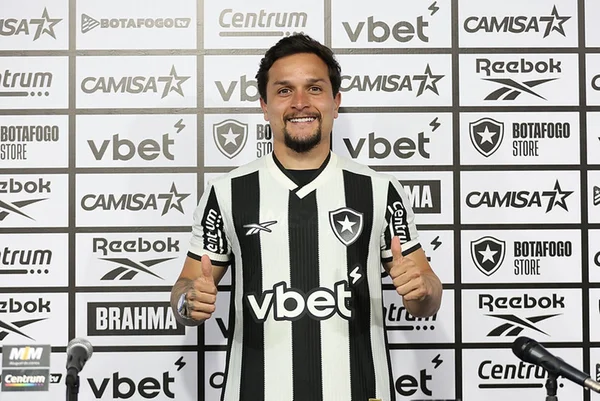 Imagem colorida de Artur - Metrópoles
