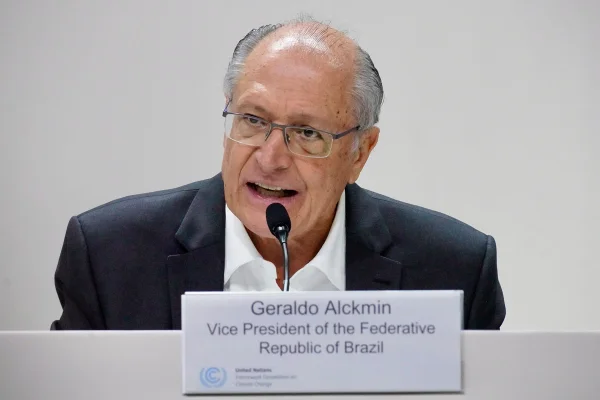 Lula pode “zerar” o tarifaço em viagem aos EUA, diz Alckmin