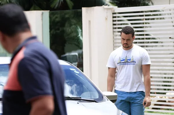 Padrinho de Bernardo sobre mãe do menino: “Ela está destruída”