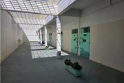 Após denúncias, autoridades mostram prisão onde Deolane Bezerra está Após denúncias, autoridades mostram prisão onde Deolane Bezerra está