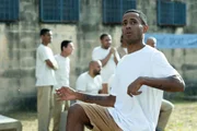 Ícaro Silva como Robinho na segunda temporada de Tremembé