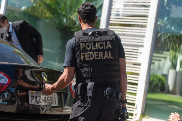 Decisão de Moraes identifica 11 perfis de criação das fake news