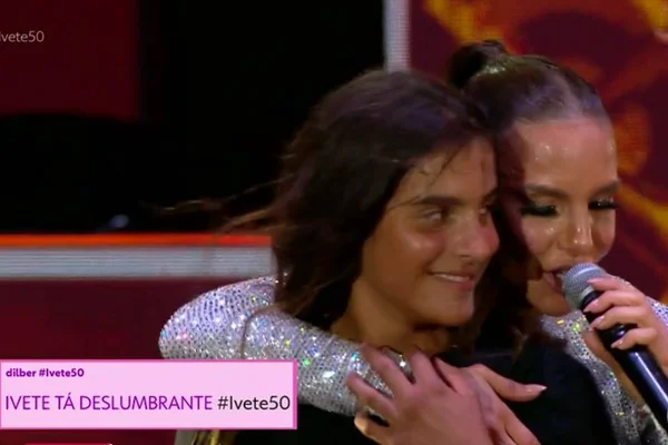 Filho de Ivete Sangalo, Marcelo rouba a cena em show da mãe na Globo